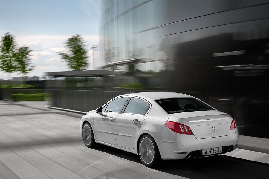  Peugeot 508 2010 года  (фото 16 из 47)